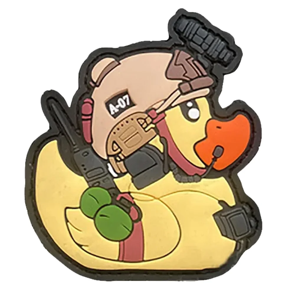 Nuevo insignia de pato táctico al aire libre, brazalete mágico de ganso travieso bordado, parche de mochila de ganso grande con personalidad luminosa de goma - imagen 3