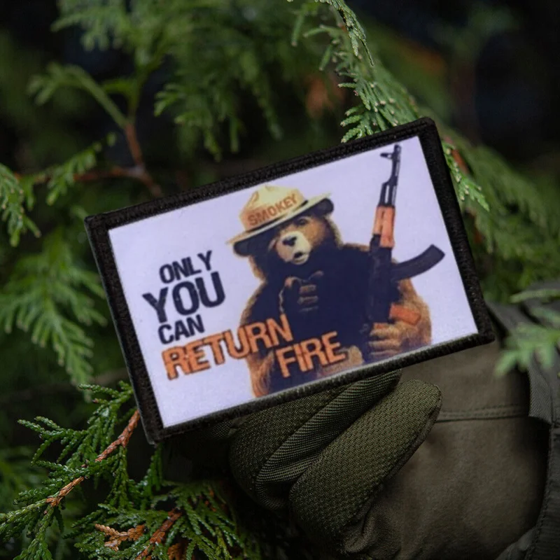 Parche táctico con estampado de Hook & Loop, insignia de oso ahumado militar de EE. UU., brazalete, pegatina de mochila, solo puedes volver a la moral del fuego