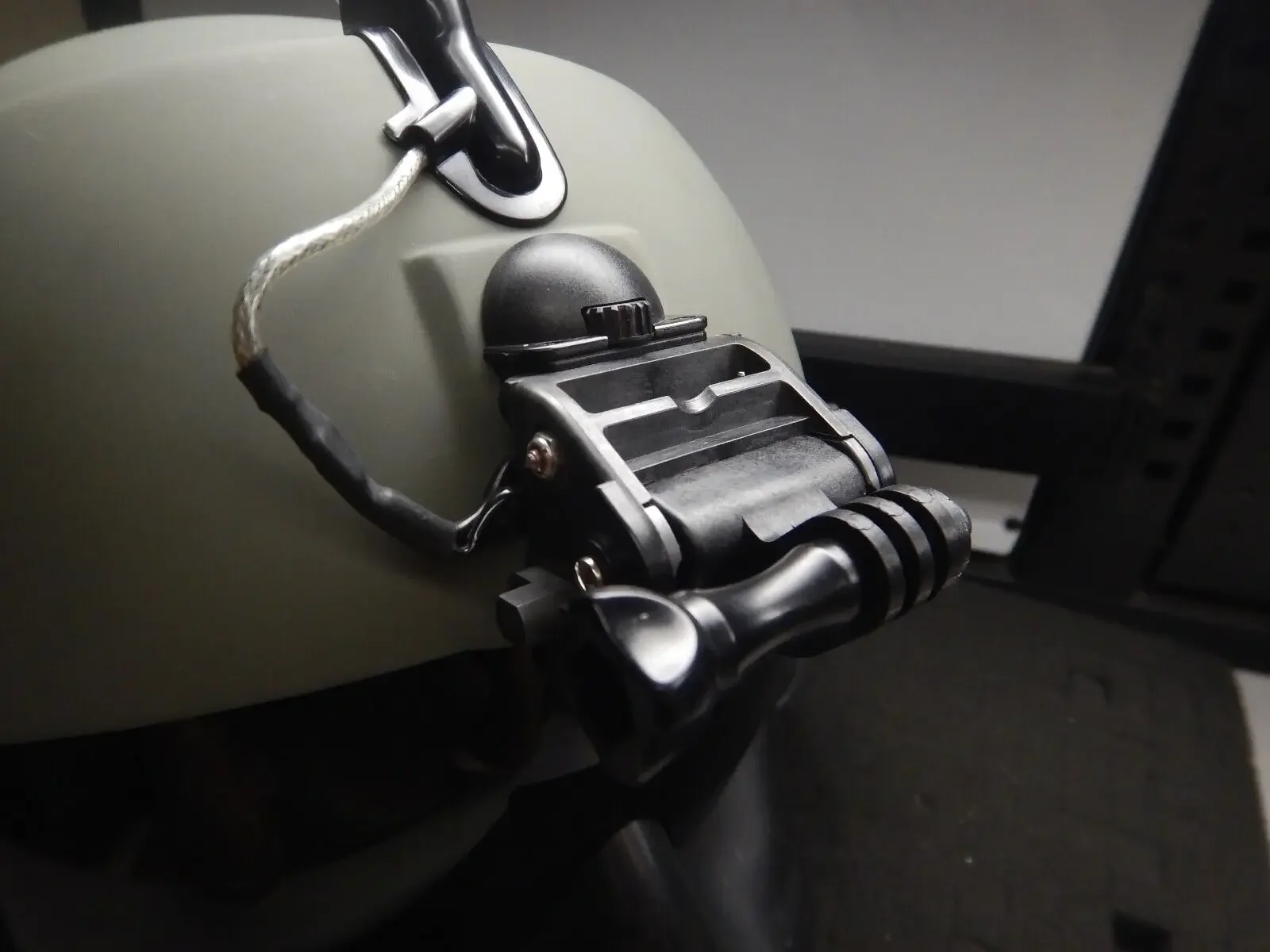 Módulo adaptador EVI, soporte de montaje que se puede adaptarse a gafas de visión nocturna Anvis 6/9 NVG, modelo simulado para casco - imagen 4