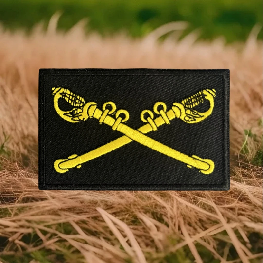 Abrazadera militar de moral táctica para mochila, parches de gancho y bucle bordados de primera calidad, Sabres cruzados de caballería del ejército de EE. UU. - imagen 3