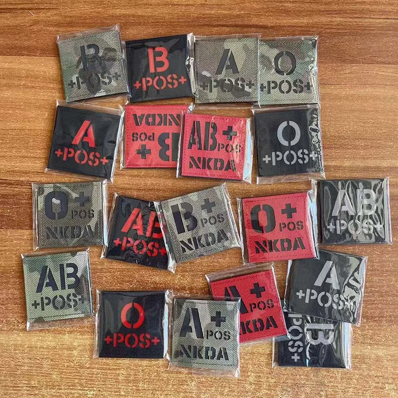 Parche reflectante IR de 5x5CM con gancho y bucle, emblema tipo sangre A B AB O POS, apliques para ropa, insignias tácticas militares, pegatina para brazalete - imagen 3