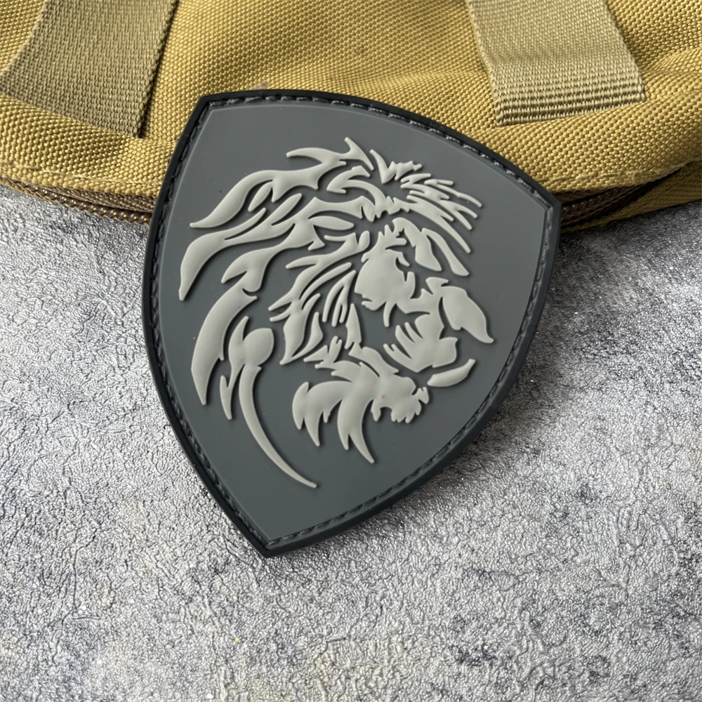 Parche de León táctico, insignia de moral militar, parches de gancho y bucle de PVC para ropa, mochila, accesorios de decoración, pegatina - imagen 5