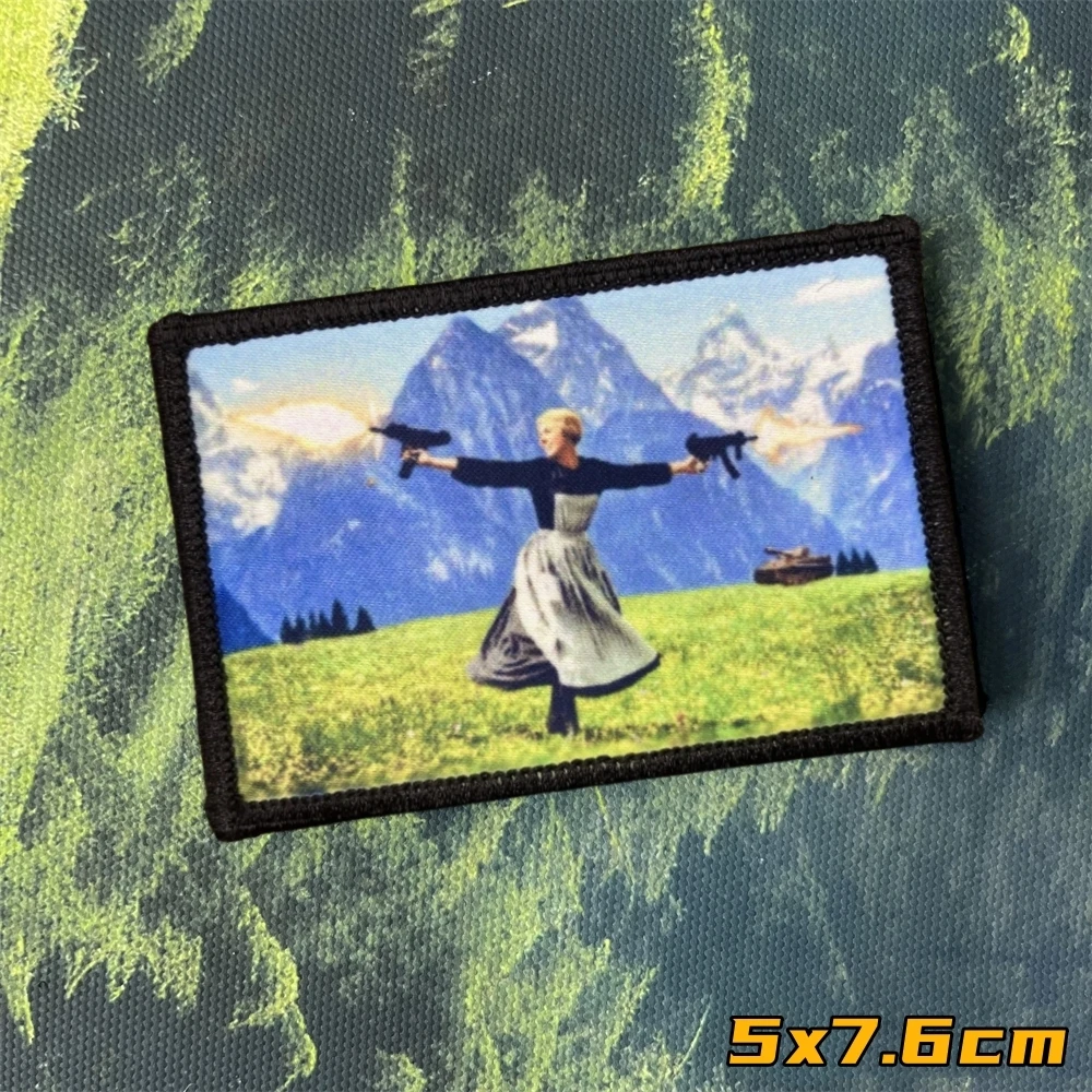 Parche de insignia de moral de pistola de sonido de música, doble lanza, parches estampados de belleza, mochila táctica, pegatinas de gancho y bucle - imagen 3