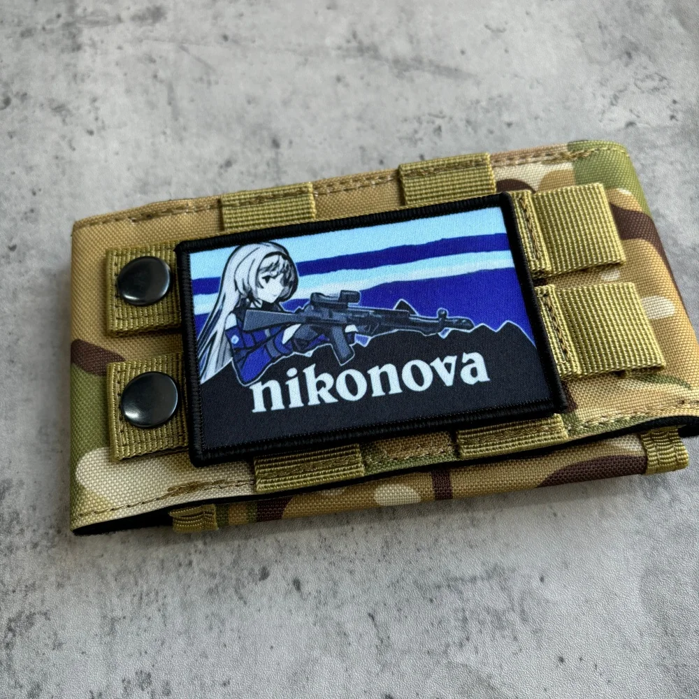 Parche táctico Kalashnikova Gun Girl, parches de gancho y bucle de Chica de Anime, brazalete moral, insignia de moral del ejército militar, pegatina para mochila - imagen 4