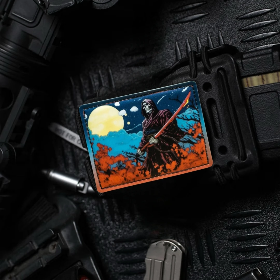 Debajo de la luz de la luna, abate, parche de gancho y bucle impreso de PU, insignia de moral táctica, pegatina de cráneo Reaper - imagen 3