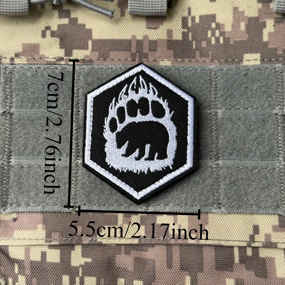 Parche táctico garra de oso bordado con velcro para mochilas - imagen 2
