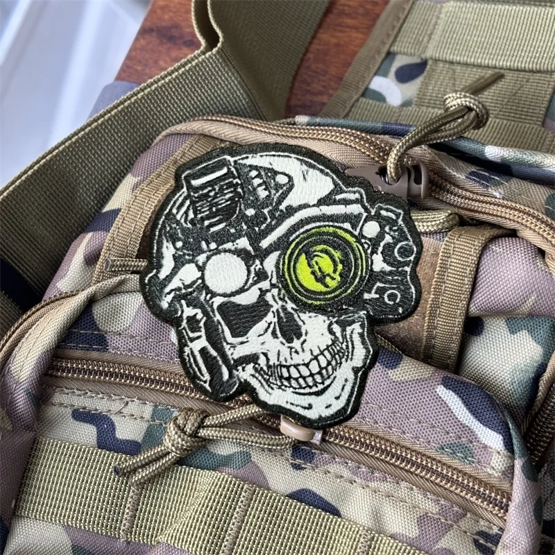 Dispositivo de visión nocturna, parche bordado de calavera para ropa, parches tácticos con gancho y bucle, pegatinas para mochila