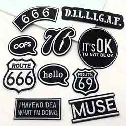 Parche bordado punk blanco y negro letras con dígitos para planchar