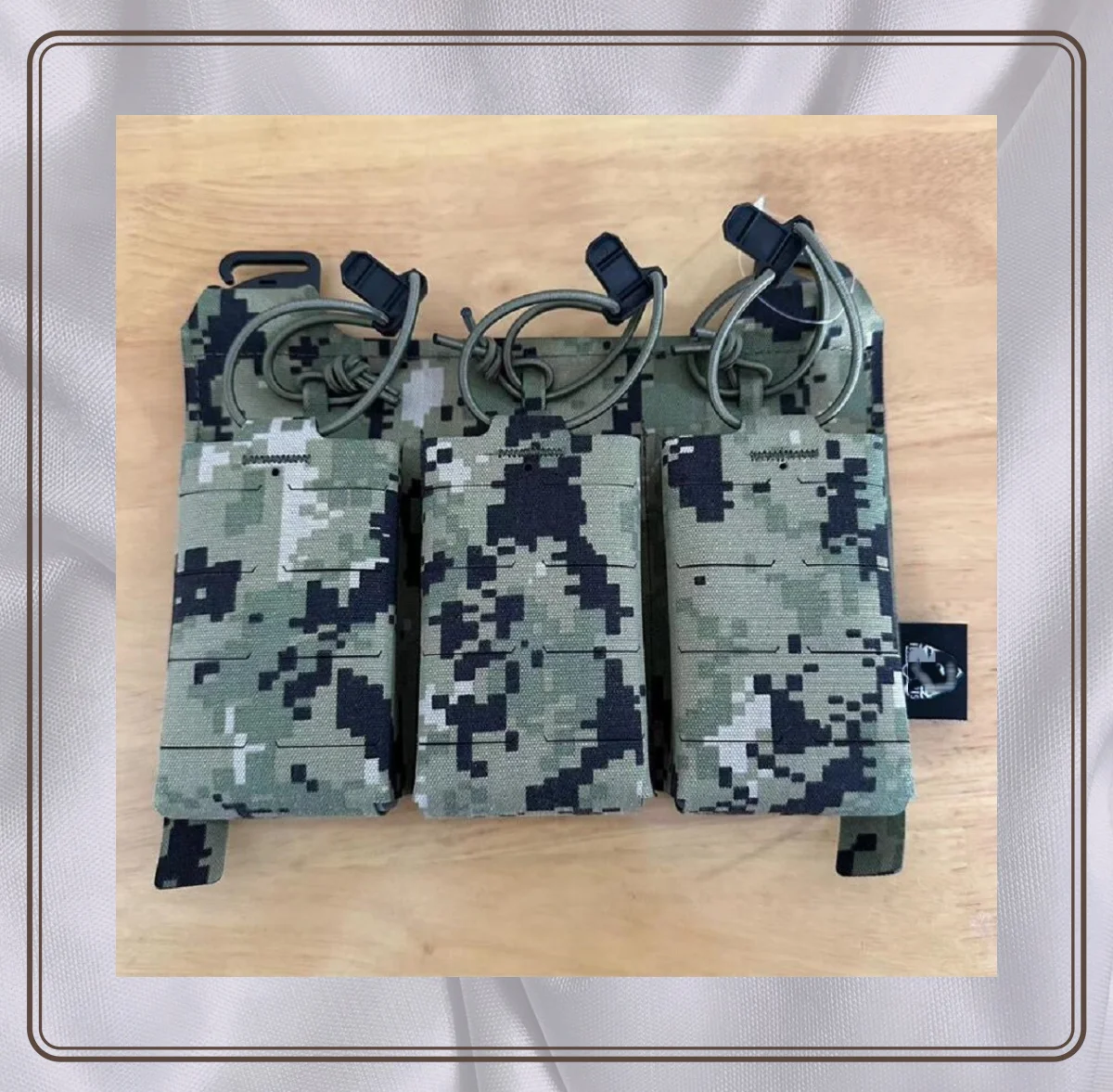 AOR1/AOR2, bolsa para revistas de Triple Panel, corte láser