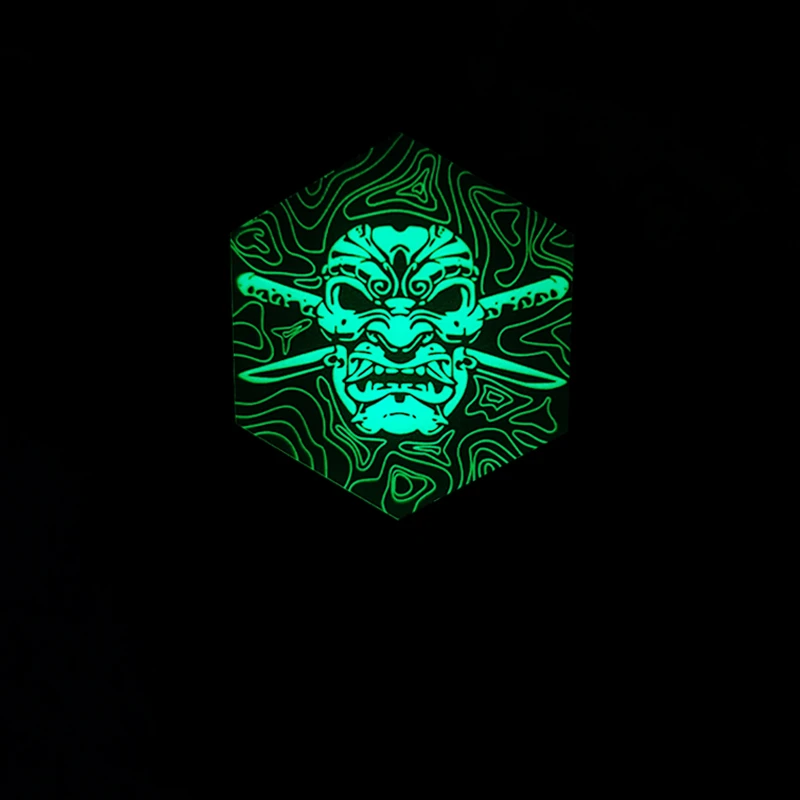 Parches de esqueleto samurái hexagonales, acrílico, impresión UV, Calavera luminosa, insignia táctica DIY para ropa, decoración de mochila con gancho - imagen 3