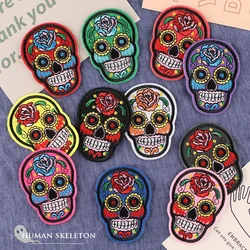 Parche bordado calavera mexicana – Diseño termoadhesivo punk para ropa