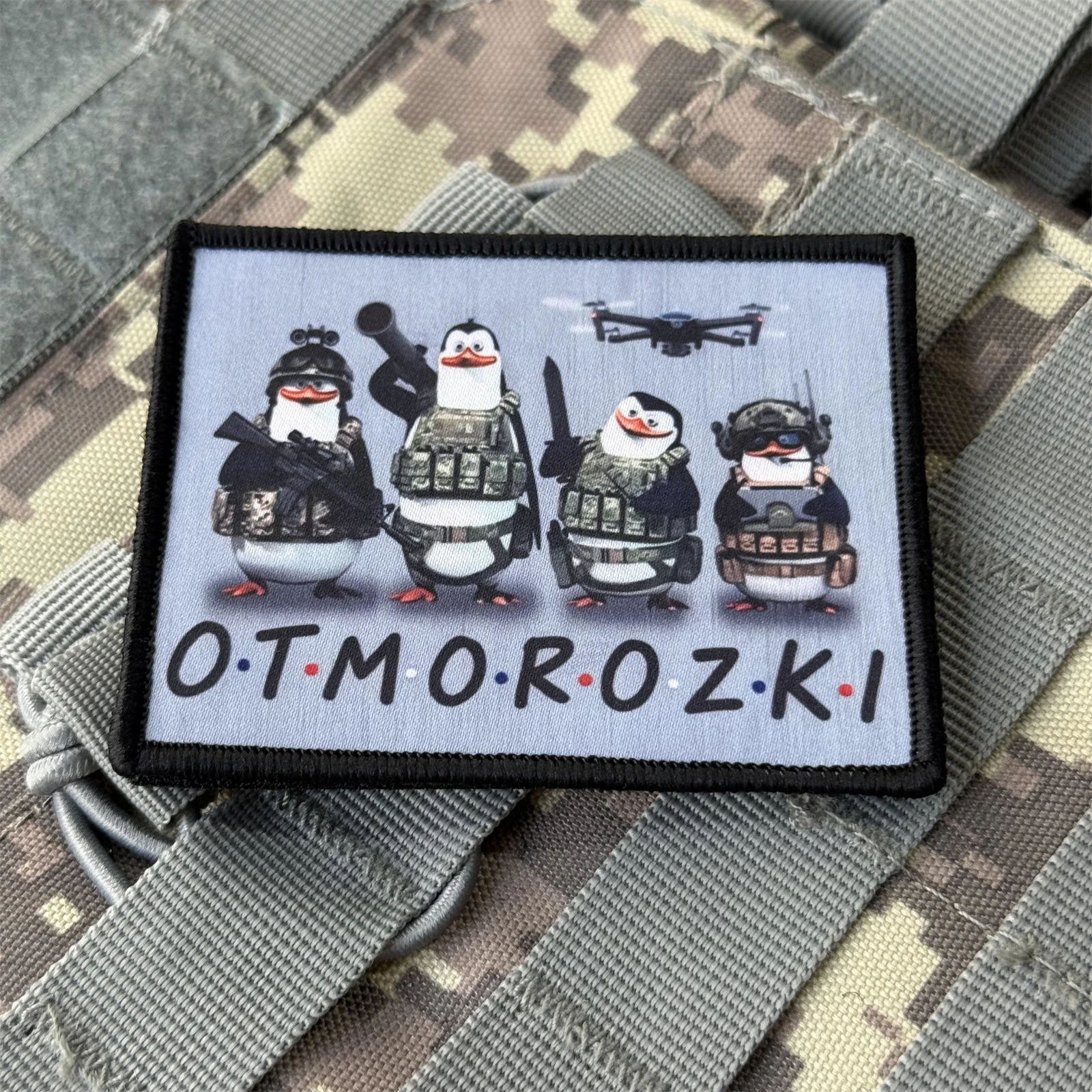 Parche táctico velcro pingüinos y drones – Para mochila o equipamiento - imagen 4