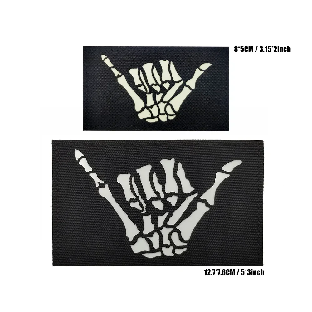 Parches reflectantes de la suerte con dedo de esqueleto, parche bordado luminoso de mano con calavera, apliques de seguridad, insignias para ropa, gorra para mochila - imagen 5