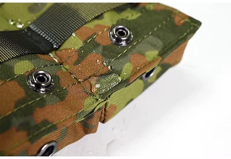 Bolsa Flecktarn en contexto táctico