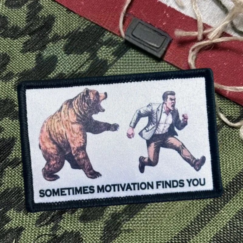 A veces la motivación te encuentra parche impreso oso táctico gancho y bucle moral insignia mochila pegatinas brazalete parches para ropa - imagen 2