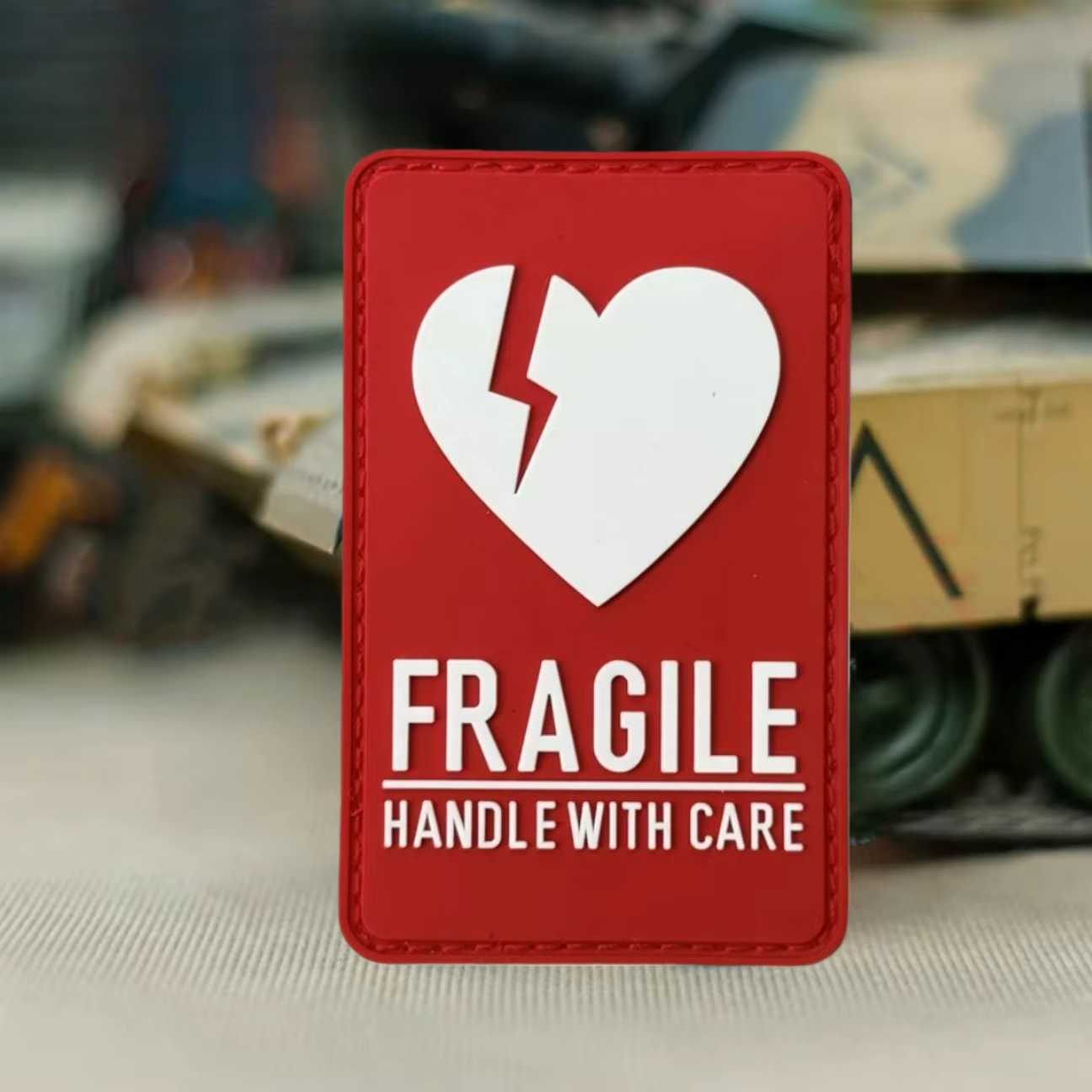 Parche táctico Airsoft FRAGILE PVC con velcro - imagen 3