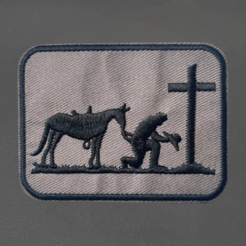 Parche Bordado con Diseño de Vaquero Orando, Parche Táctico con Velcro, Insignia de Moral, Adhesivo Decorativo para Mochila, Parches para Ropa