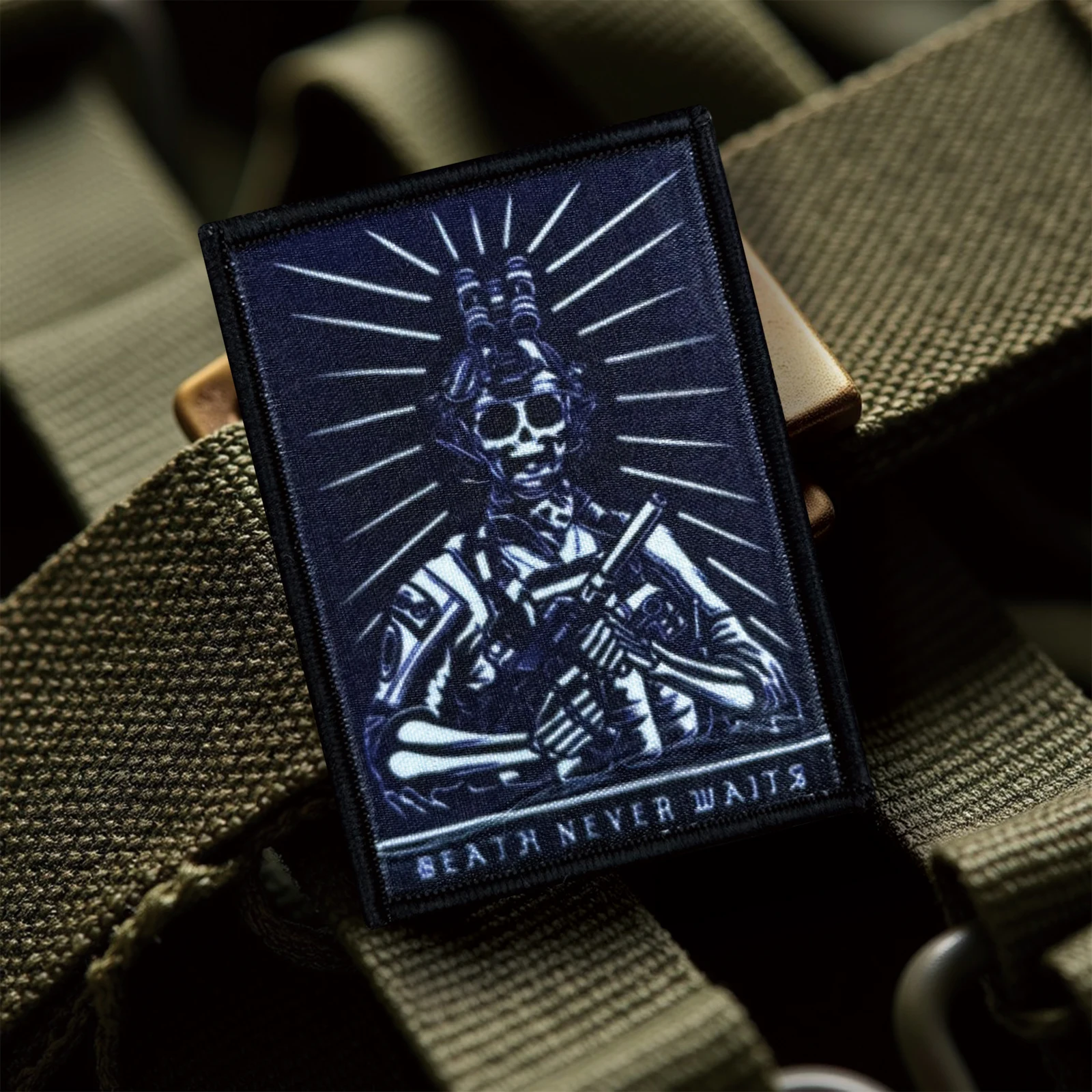 Death Never Waits Parche táctico de velcro con cierre de gancho y bucle para mochila, chaqueta y gorras - imagen 4