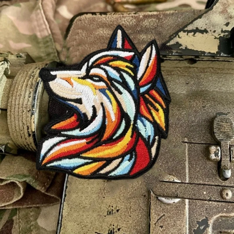 Parche bordado táctico "cabeza de lobo arcoíris" en la ropa insignia de moral gancho bucle parches militares pegatinas para mochila - imagen 2