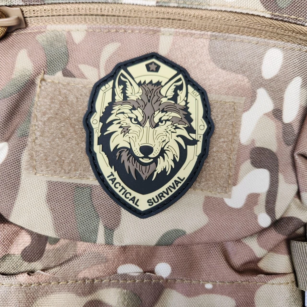 Parche de lobo de supervivencia táctica de PVC 3D, insignia de moral con gancho y bucle, parches para ropa, pegatina para mochila militar, accesorios, brazalete - imagen 2