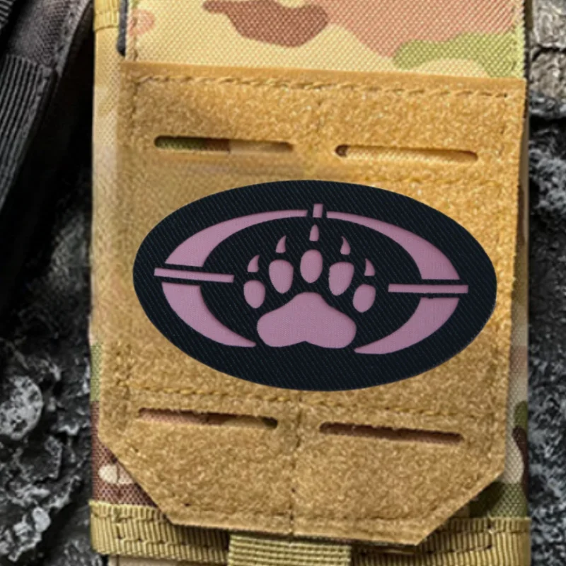Parche de insignia enojada táctica reflectante con garra de oso de agua negra, brazalete con personalidad, gancho y bucle, mochila militar, pegatinas para sombrero - imagen 4