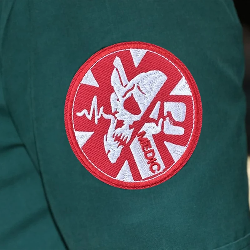 Parche táctico médico de calavera, brazalete con gancho y bucle bordado, insignia de moral militar, pegatinas para mochila Chevron - imagen 4