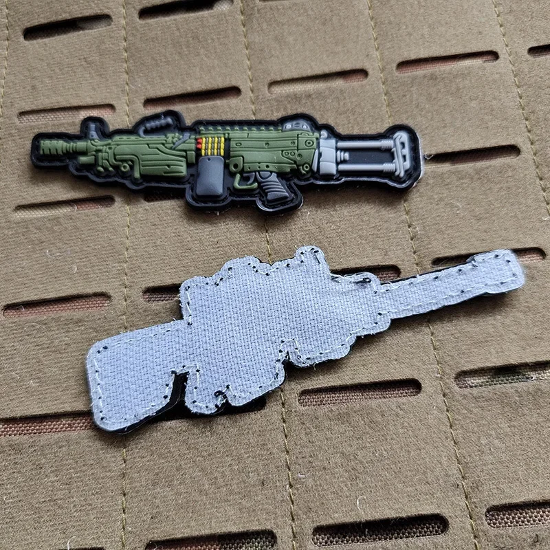 Mini parche de gancho de pistola de PVC personalizado, Rifle de francotirador 3D de goma, insignia de moral AK81 para casco de mochila táctica militar al aire libre - imagen 3