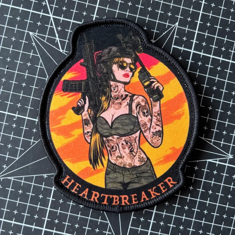 Parches con estampado de corazón para niña, insignia de moral de soldado hermosa para mujer, parche táctico con gancho y bucle, pegatina para mochila militar - imagen 5