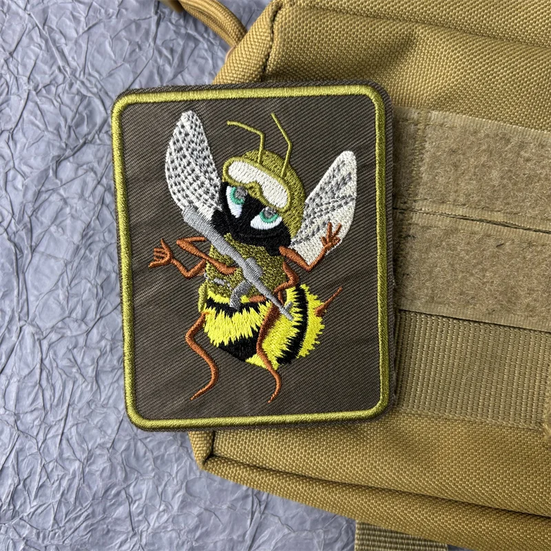 Parche bordado de abeja táctico, equipo para exteriores, gancho y bucle, insignia de moral táctica, parches militares, pegatinas para mochila, ropa - imagen 2