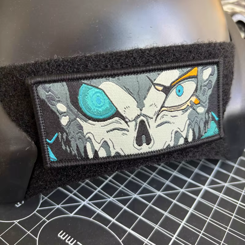 Parche de moral monstruo 8 ojos – Velcro para mochila táctica - imagen 5