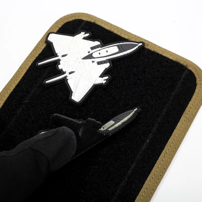 Brazalete de la serie Bomber Fighter, insignia de moral de helicóptero, parches tácticos de gancho y bucle, brazalete luminoso de PVC 3D - imagen 5