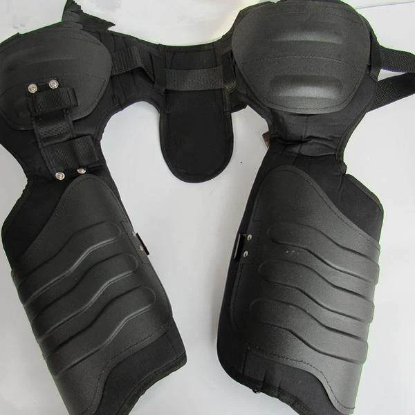 Chaleco táctico MOLLE protector con protecciones integradas