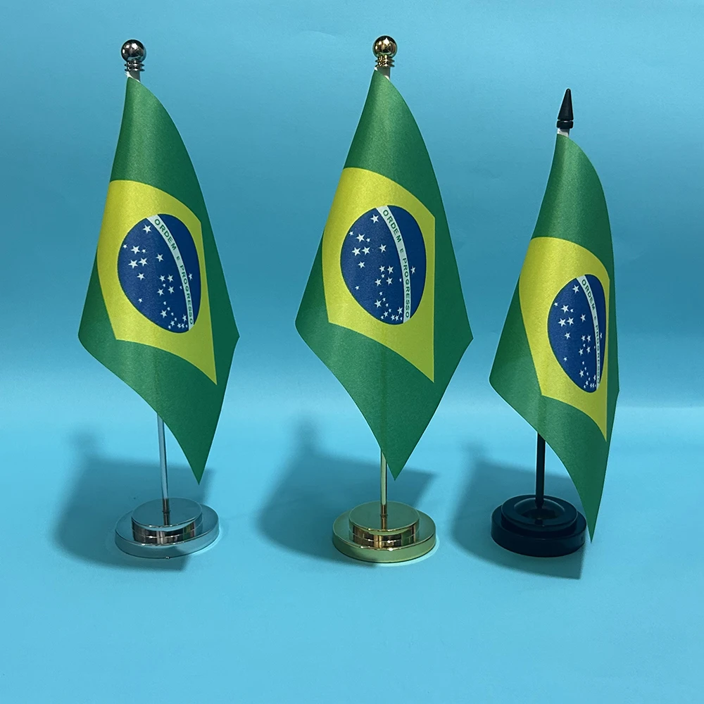 BANDERA DE SKY Bandera de escritorio de oficina Bandera de Brasil 14x21 cm Bandera de poliéster de Brasil Bandera nacional Banner de país Adornos de escritorio Banderas