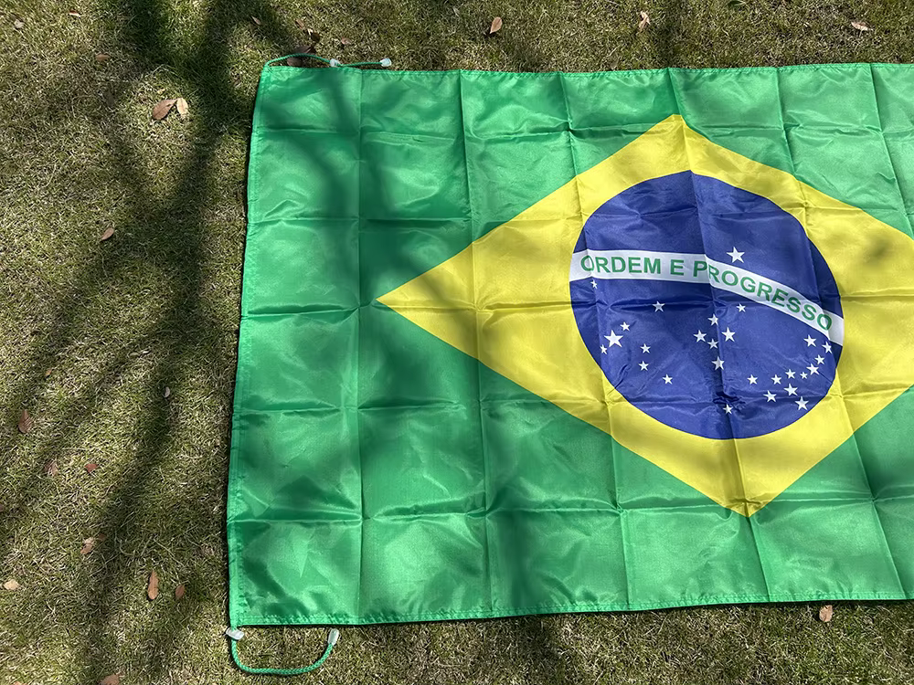 Bandera Brasil tipo chal poliéster para fútbol y hombro - imagen 5