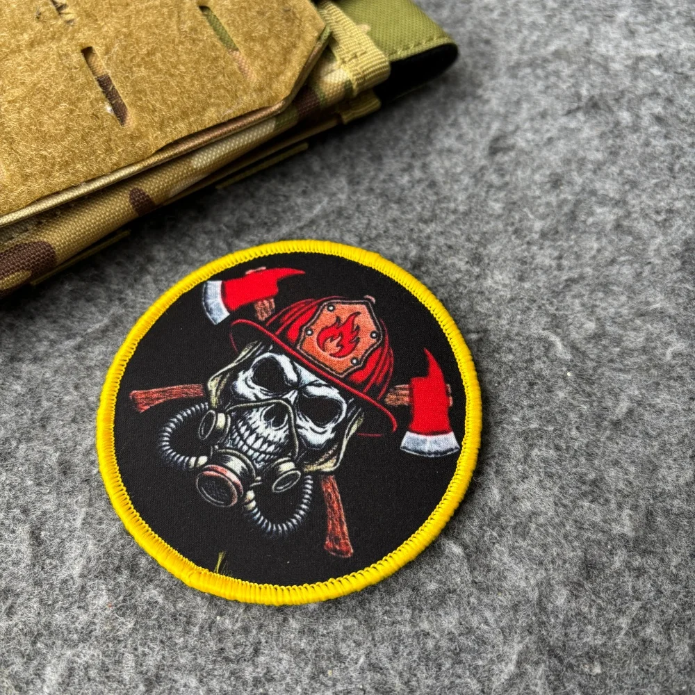 Parche táctico calavera de bombero para mochilas EDC - imagen 5