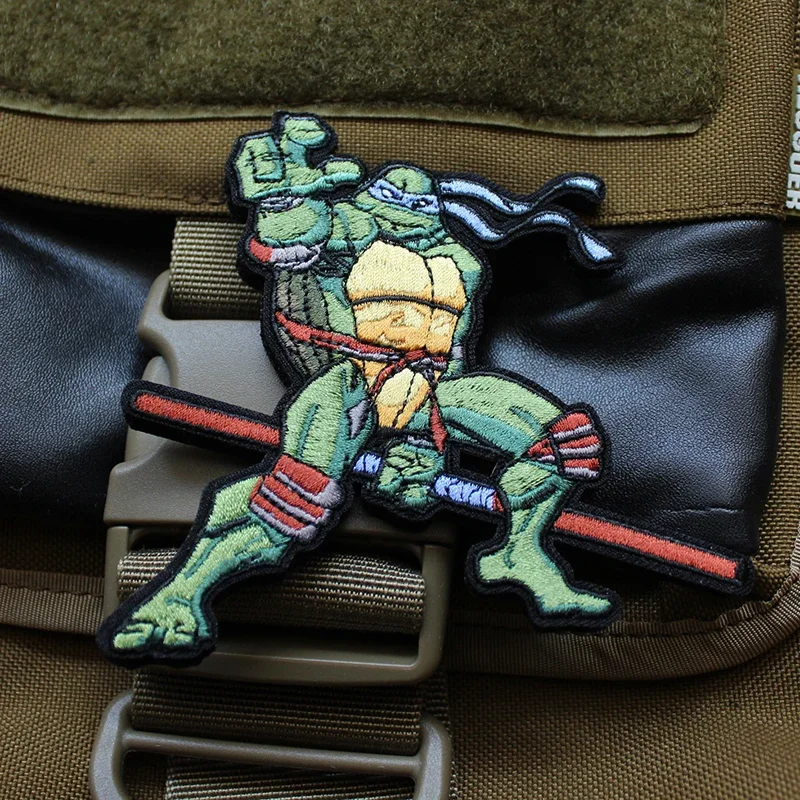 Parches bordados de tortuga, brazalete de gancho y bucle, insignia de moral de Anime en mochila, pegatina de chaleco táctico, parche decorativo - imagen 3