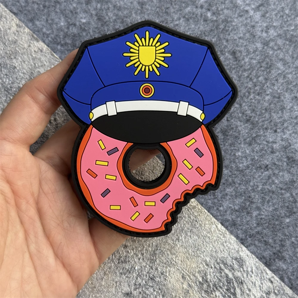 Un Donut usando un sombrero Unny Morale insignia parche táctico militar brazalete PVC gancho y bucle al aire libre mochila accesorios pegatinas - imagen 5