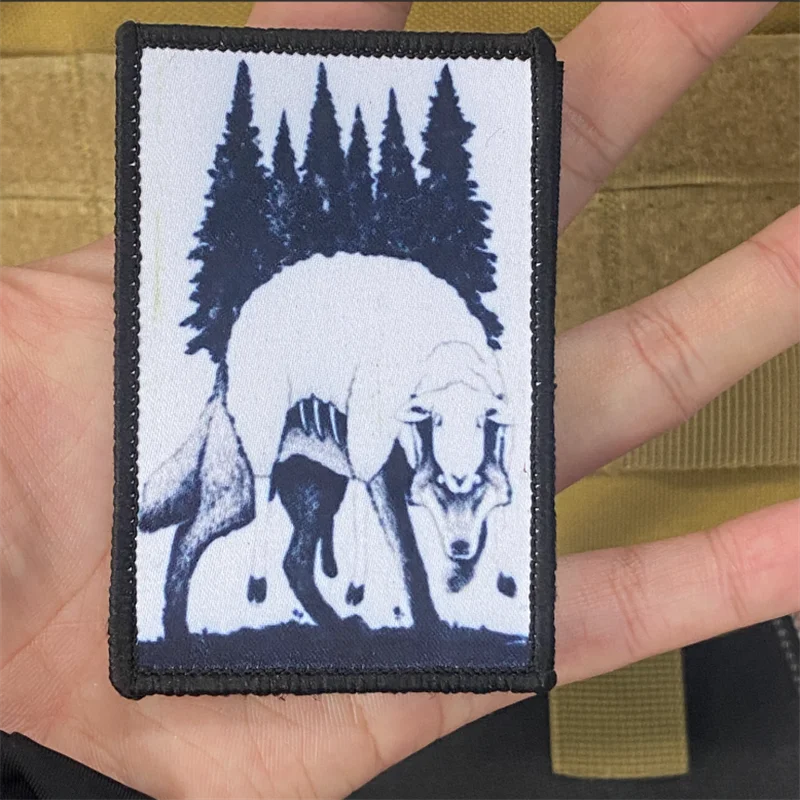 Parche estampado de lobo en oveja, pegatinas de tela, insignia de moral militar, apliques de gancho y bucle para ropa, mochila, brazalete - imagen 3