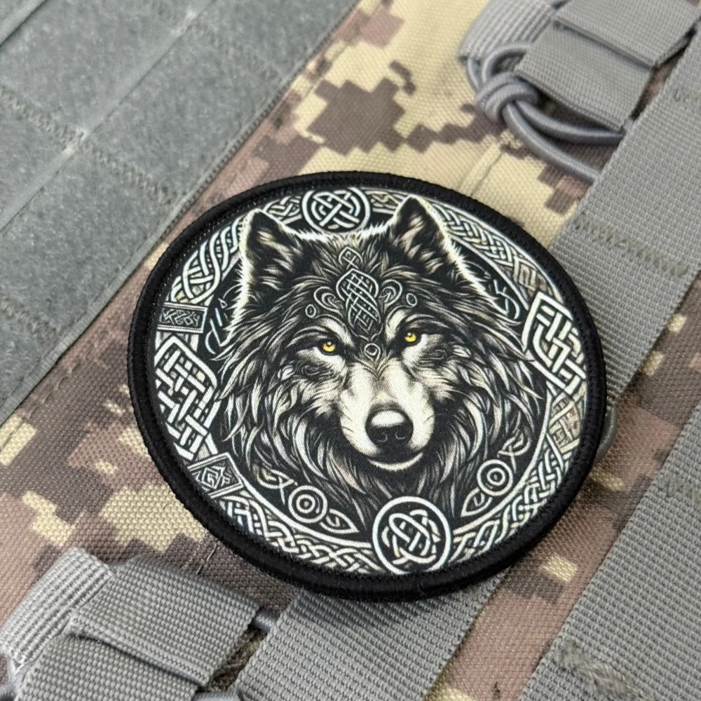 Parche táctico chevron Wolf gancho y bucle para ropa militar - imagen 2