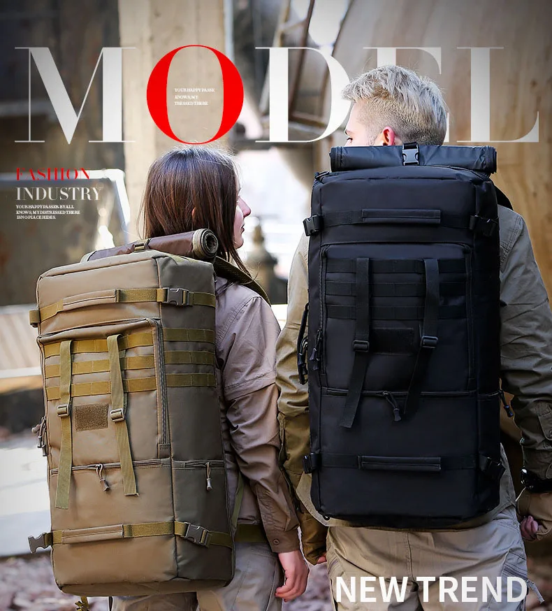 Un hombre y una mujer con mochilas en la portada de una revista