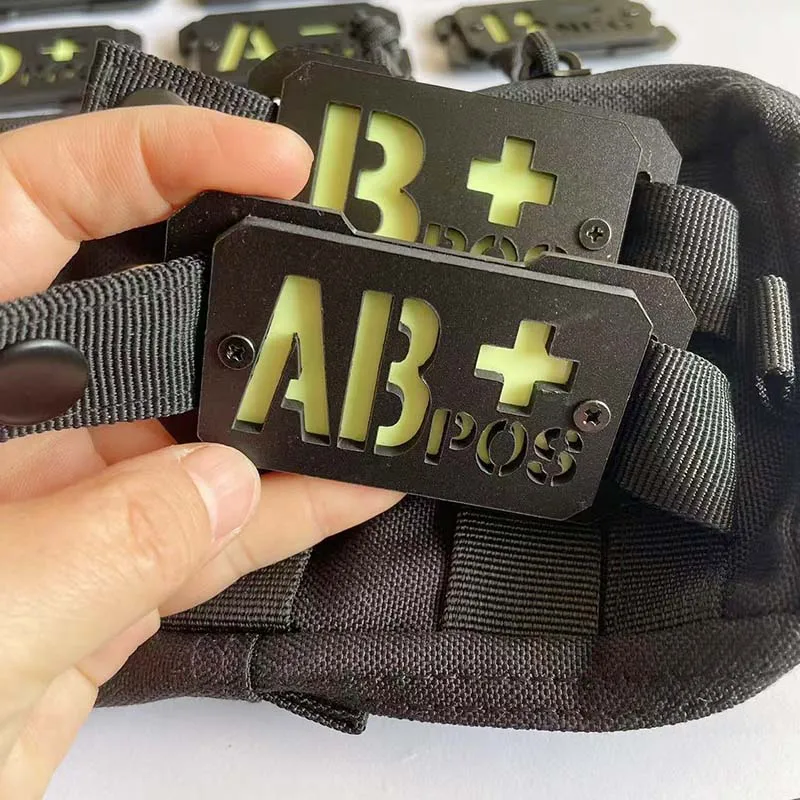 Parches de equipo táctico de insignia de reconocimiento al aire libre luminosa tipo sangre, emblema uniforme de sujeción de aplique de accesorio de mochila - imagen 5