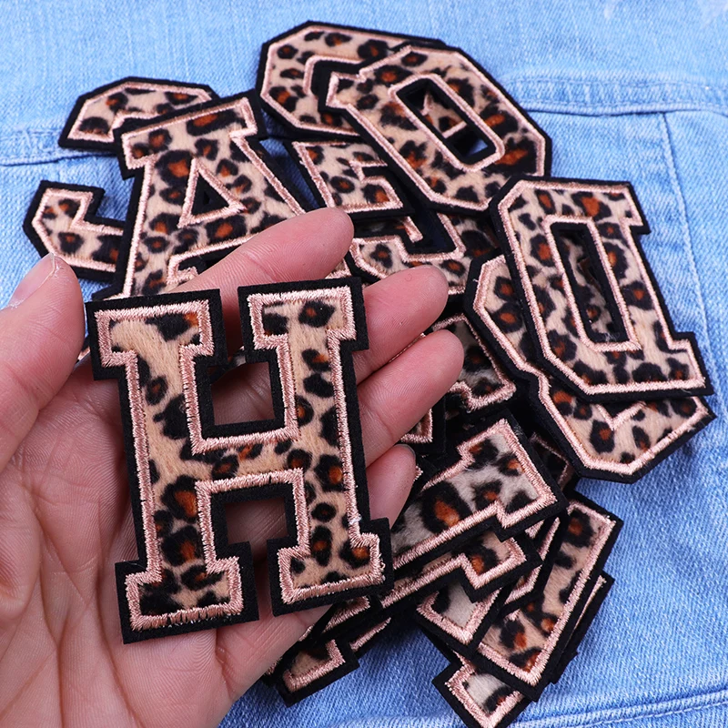26 Uds. Parche bordado de letras Eglish con estampado de leopardo, parches para planchar para ropa, sombrero, bolsas, accesorios decorativos para coser DIY - imagen 3