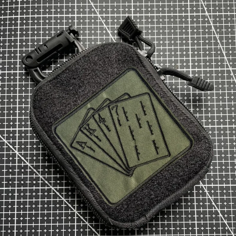 Parche "Poker Card Ak47", insignia de moral táctica, gancho bordado y bucle, mochila, ropa, accesorios decorativos, pegatina, brazalete - imagen 3