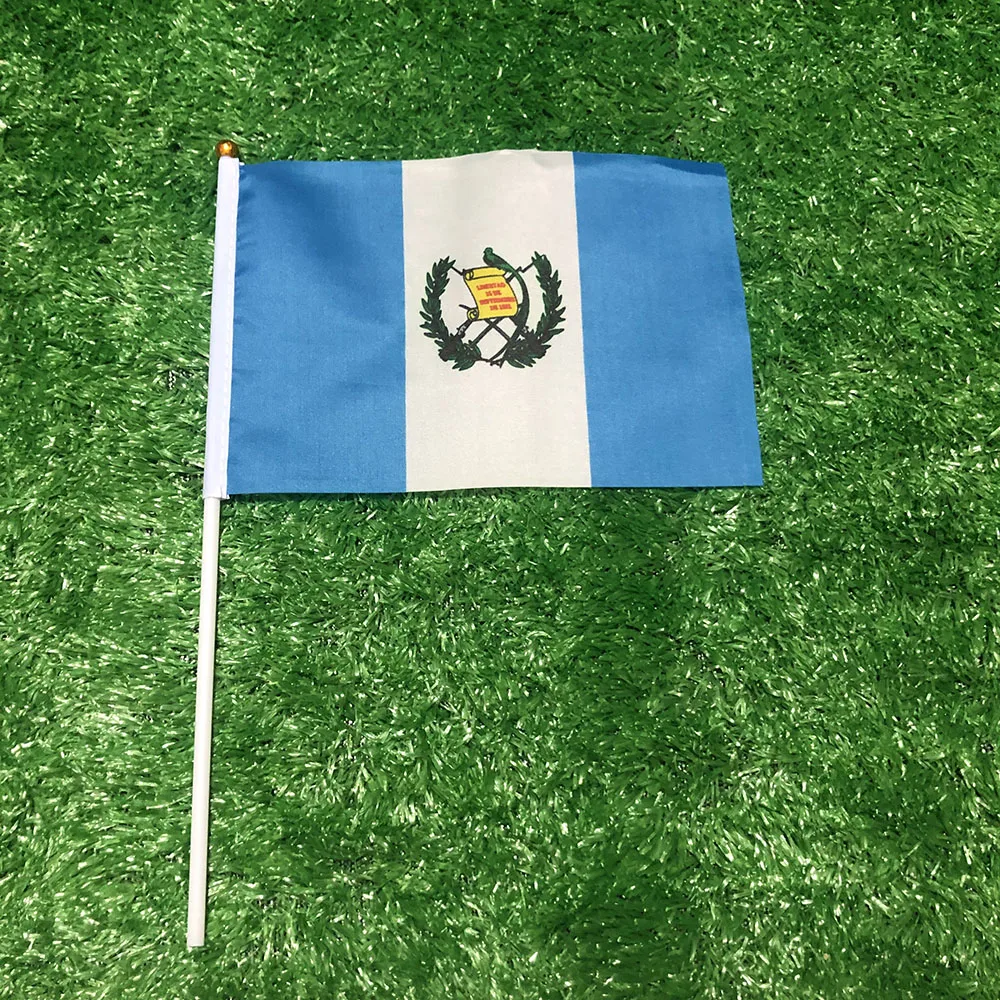 SKY FLAG Bandera de mano de Guatemala 14x21 cm 100 piezas poliéster penetración de doble cara GUA Guatemala Bandera ondulada a mano con poste de plástico - imagen 3