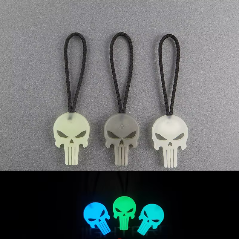 Cremallera luminosa calavera – Colgante táctico TPU para mochila