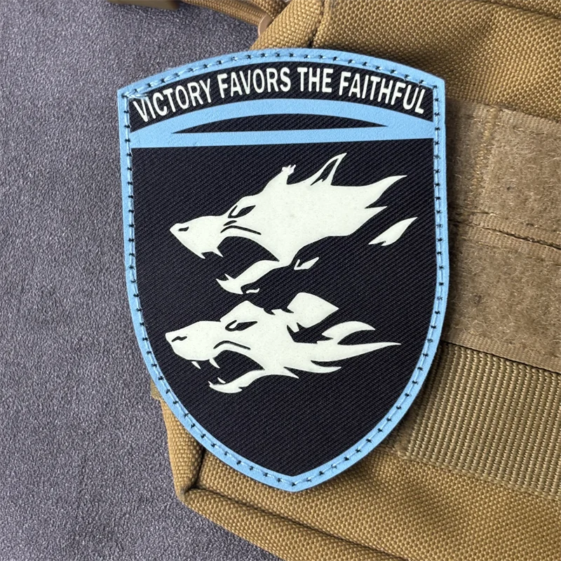 Parche moral táctico Victory Favors The Faithful con velcro - imagen 2