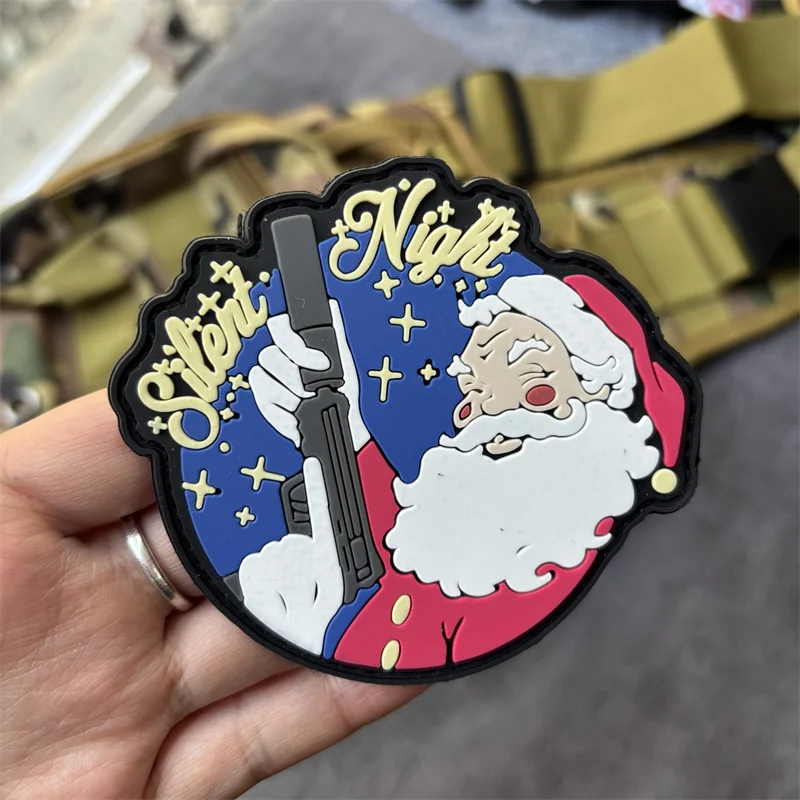 Parche de PVC 3D "Papá Noel con una pistola", insignia de moral táctica, parches militares con gancho, pegatinas para ropa y mochila - imagen 5