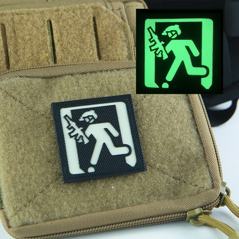 Parche luminoso de Escape con Gato, señal de paso de seguridad de salida de emergencia, insignias tácticas, brazalete DIY para ropa y mochila - imagen 3