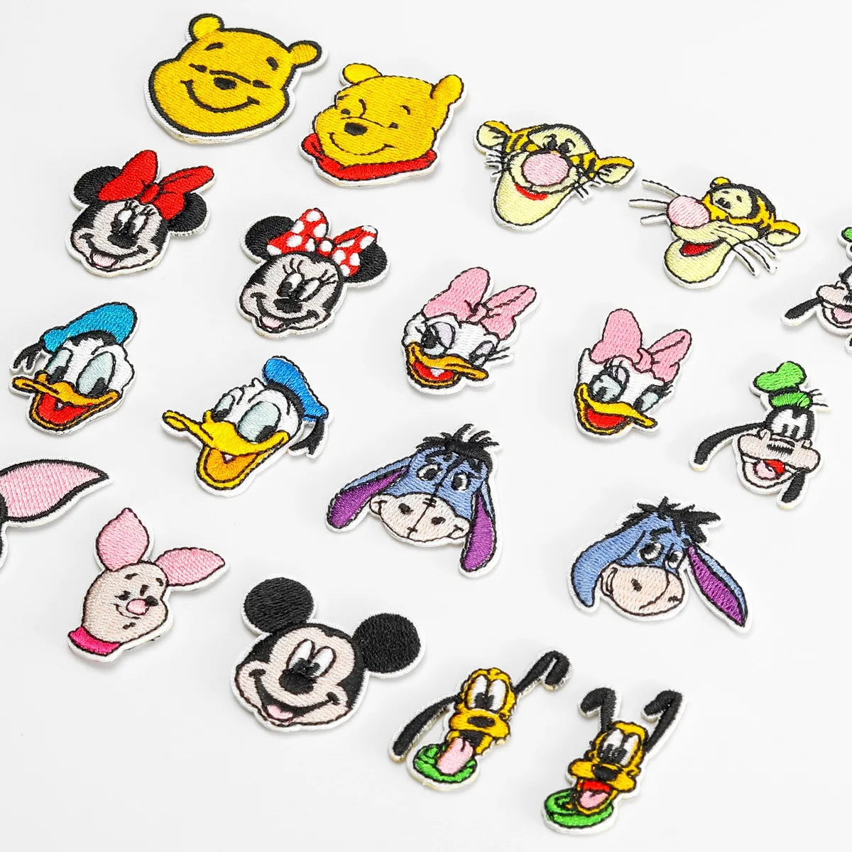 Mini parche de dibujos animados de Disney, parches para planchar, pegatina para ropa de niños, decoración de bolso, Pato Donald, Mickey Mouse, nuevo - imagen 3