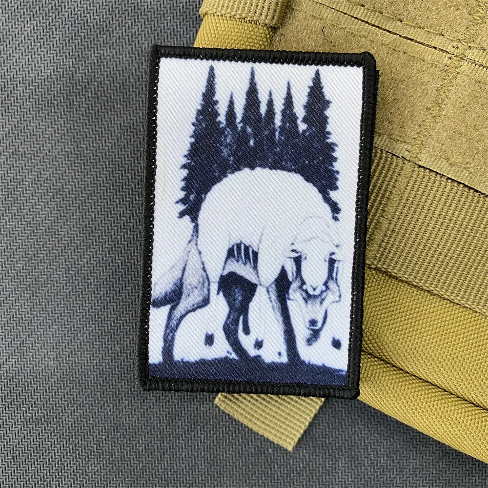 Parche táctico de lobo en ropa de oveja, insignia de moral con estampado de gancho y bucle, mochila militar, pegatina para casco, accesorios para brazalete - imagen 4
